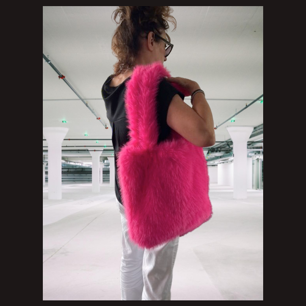 SUPER TREND Faux Fur SHOPPER in mega stylischem PINK