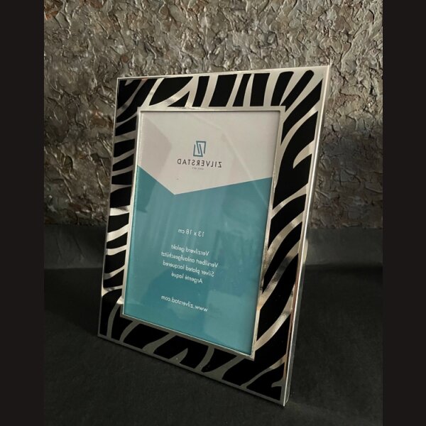 EXCLUSIVER FOTORAHMEN versilbert im ZEBRA deSIGN 22 x 16,5 cm